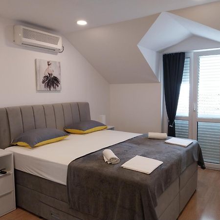 Apartments Rose Loboja มาคาร์สกา ภายนอก รูปภาพ