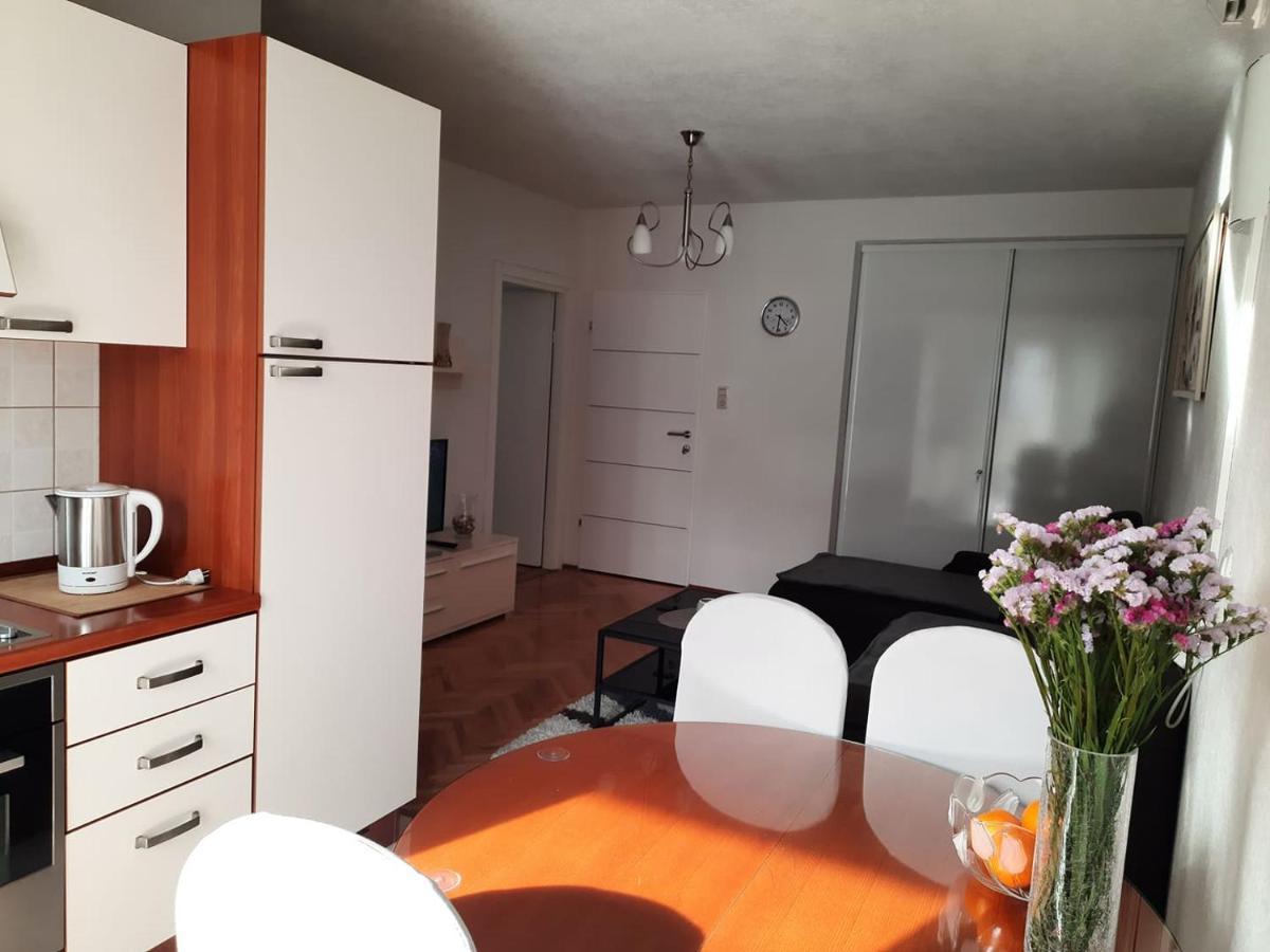 Apartments Rose Loboja มาคาร์สกา ภายนอก รูปภาพ