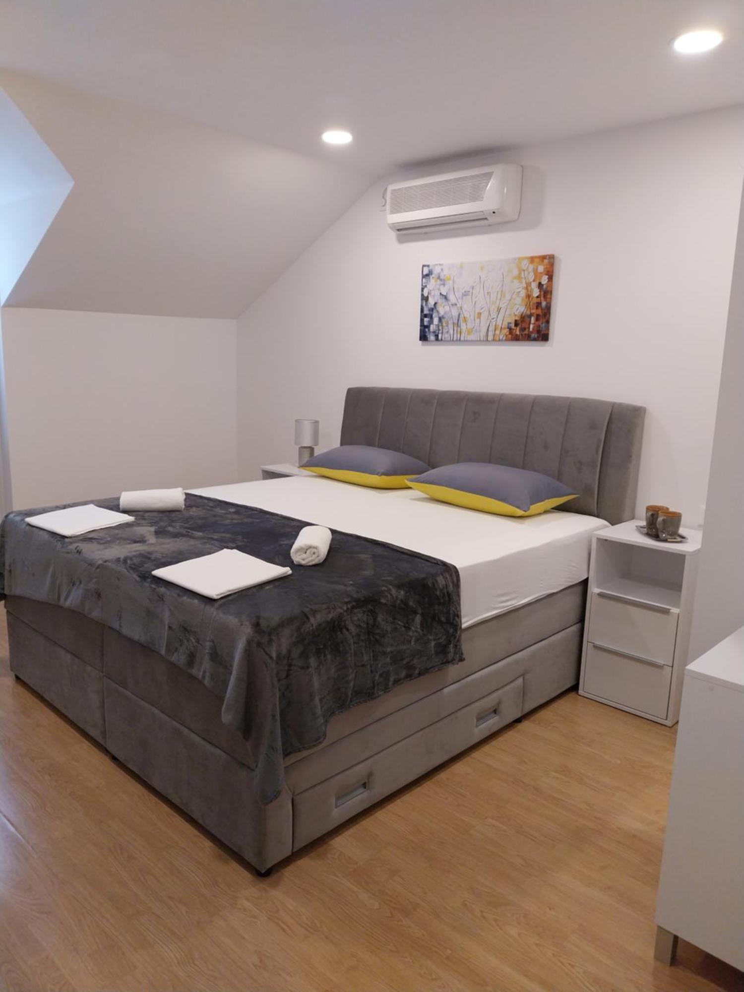 Apartments Rose Loboja มาคาร์สกา ภายนอก รูปภาพ