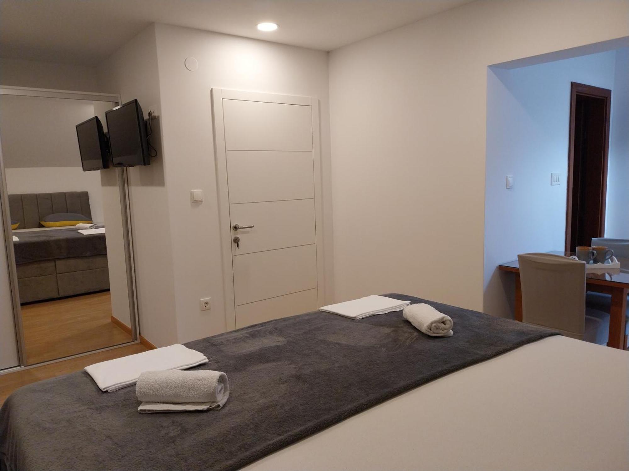 Apartments Rose Loboja มาคาร์สกา ภายนอก รูปภาพ