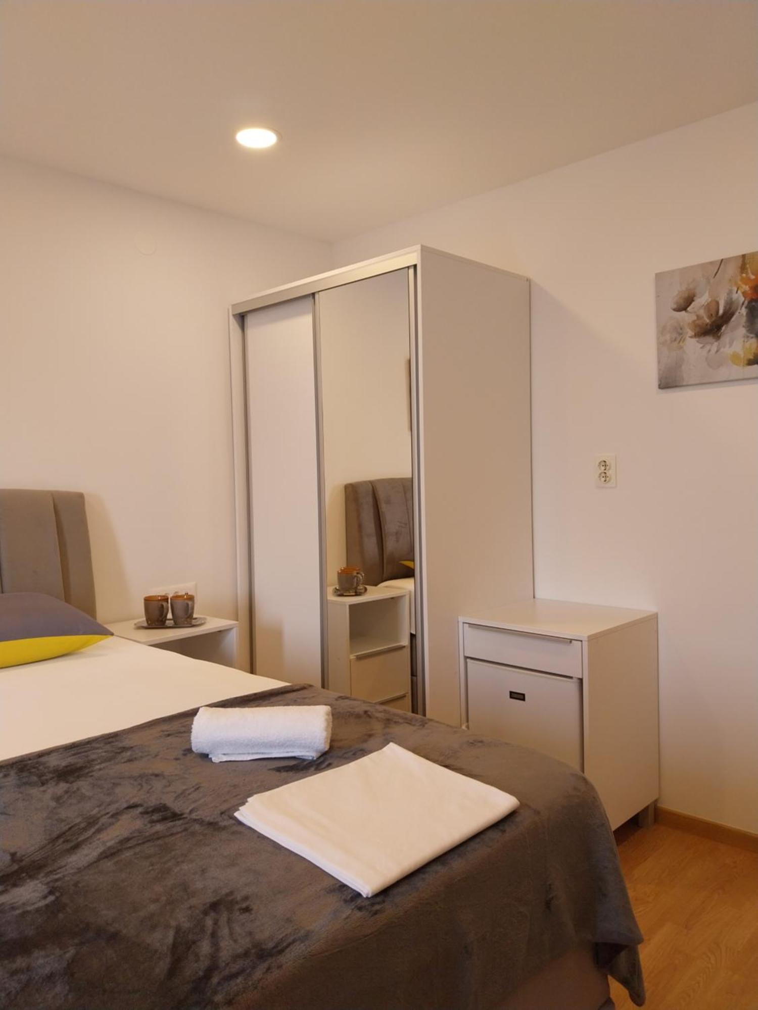 Apartments Rose Loboja มาคาร์สกา ภายนอก รูปภาพ