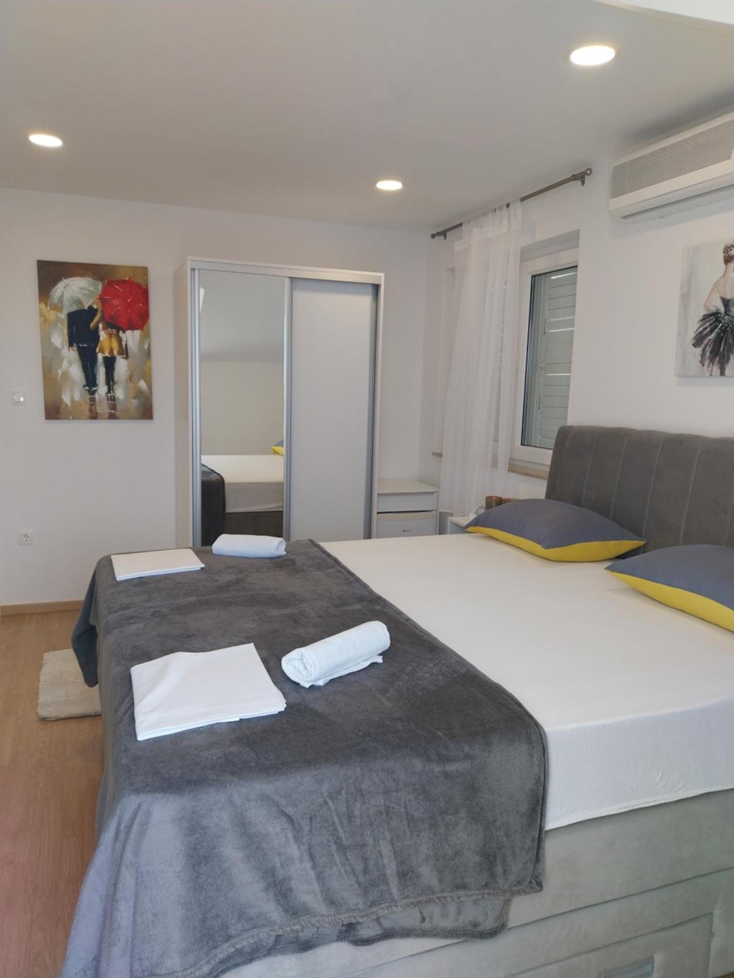 Apartments Rose Loboja มาคาร์สกา ภายนอก รูปภาพ